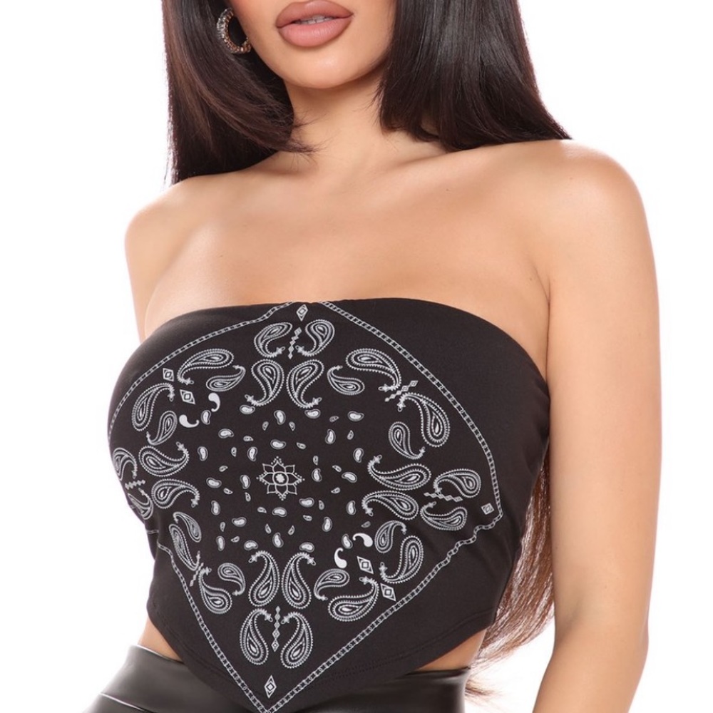 FASHION NOVA Black & White Bandana Top